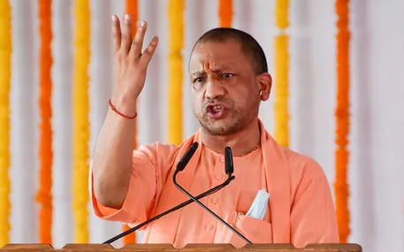 UP Election 2022:हर जुबान पर हो रही बस यही चर्चा, गोरखपुर छोड़कर क्यों जाएंगे सीएम योगी 