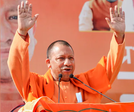 UP में फेमस हुआ योगी का 'बुलडोजर', भगवा लहराने वाले 'महाराज जी' को मिला 'नया नाम'